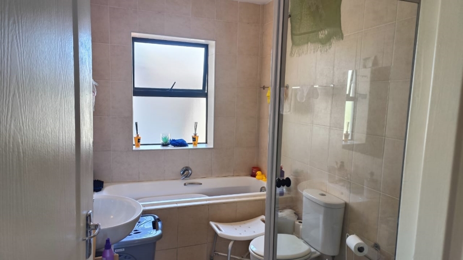 To Let 3 Bedroom Property for Rent in Parklands Western Cape